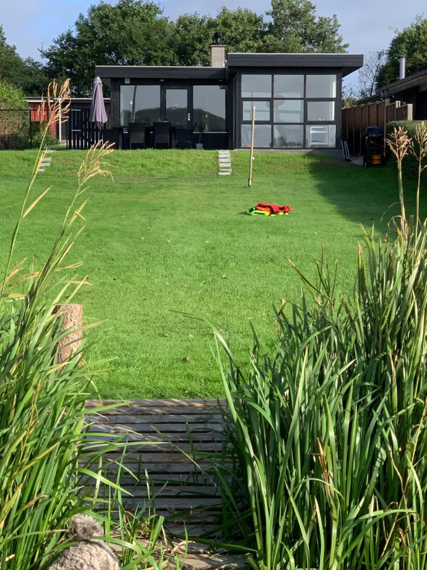 Huset Ved Soen Taet Pa Herning Og Mch Og Boxen 90 M2 Sunds Exterior photo