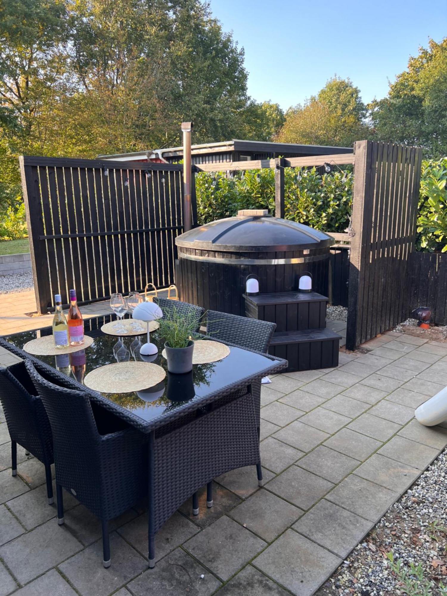 Huset Ved Soen Taet Pa Herning Og Mch Og Boxen 90 M2 Sunds Exterior photo